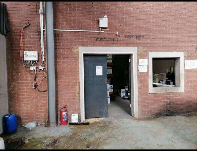 5,000M² WAREHOUSE FOR SALE IN VULCANIA